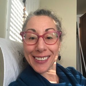 Meet your Posher, Leslie